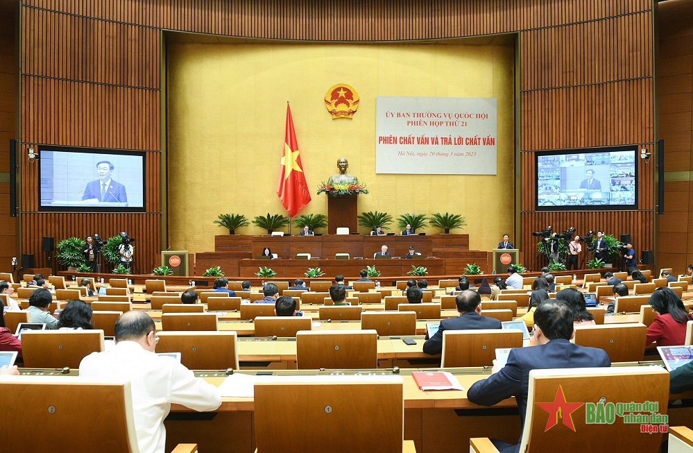 Ủy ban Thường vụ Quốc hội bắt đầu tiến hành chất vấn nhóm vấn đề thuộc lĩnh vực tòa án